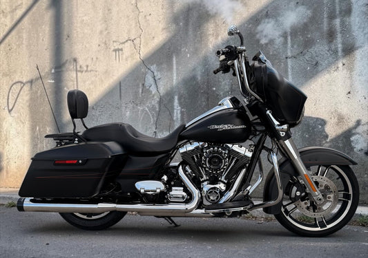 Harley Davidson Street Glide | Matte BLK/RED