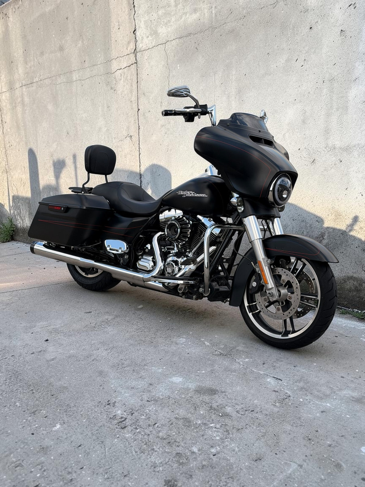 Harley Davidson Street Glide | Matte BLK/RED
