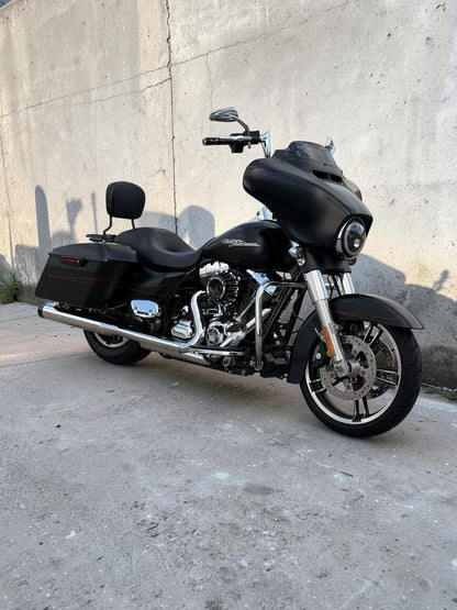 Harley Davidson Street Glide | Matte BLK/RED