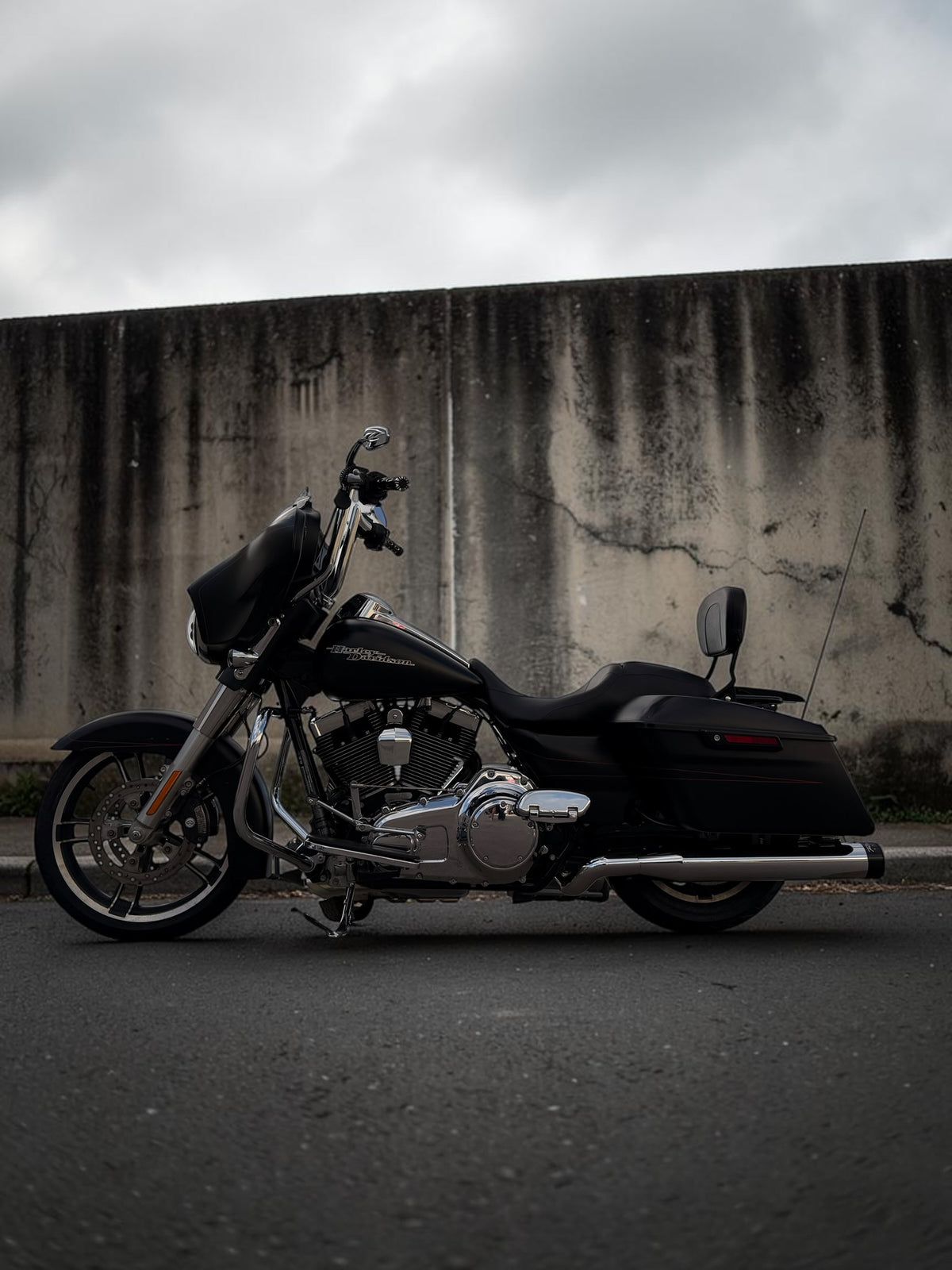 Harley Davidson Street Glide | Matte BLK/RED