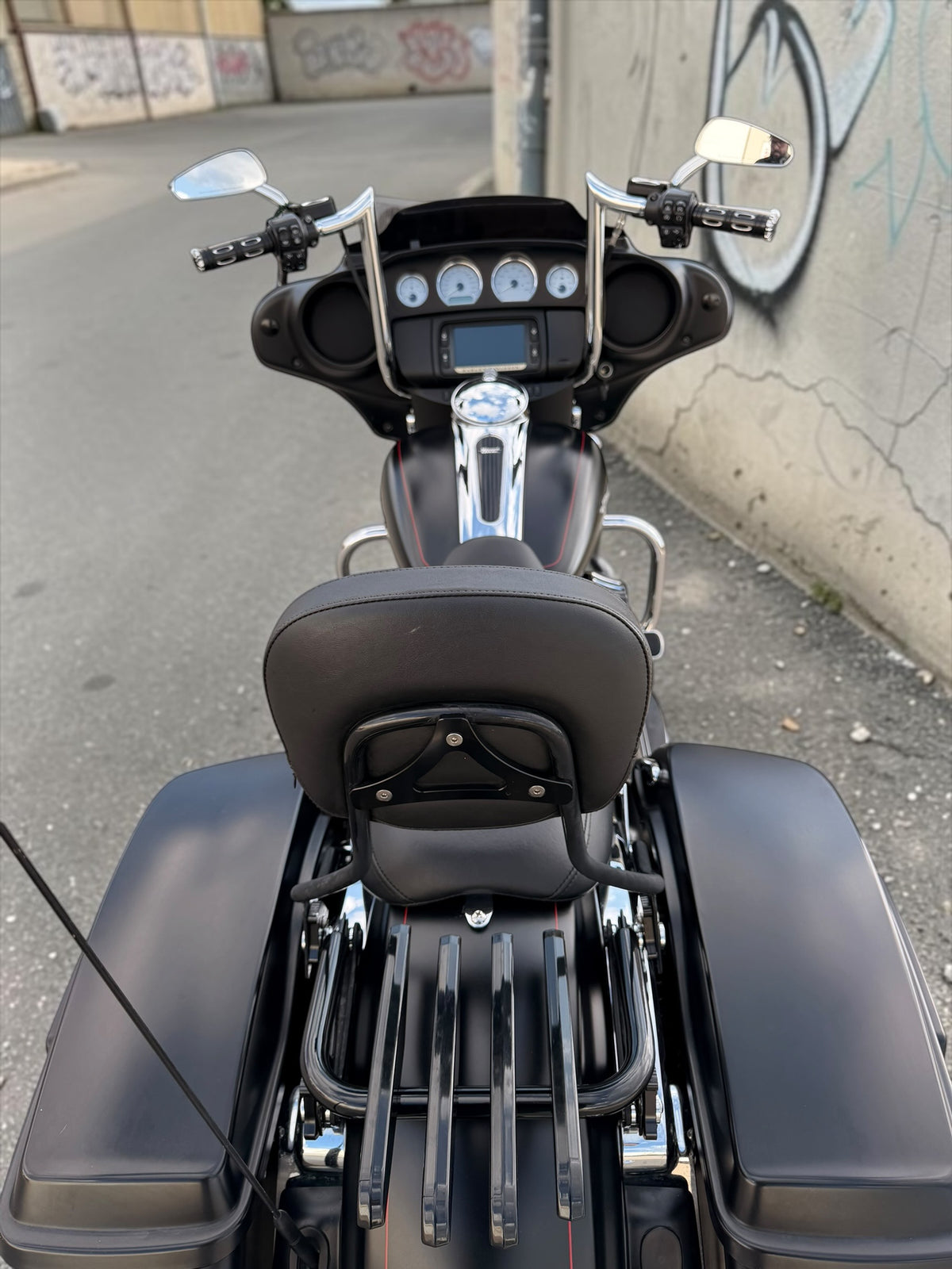 Harley Davidson Street Glide | Matte BLK/RED