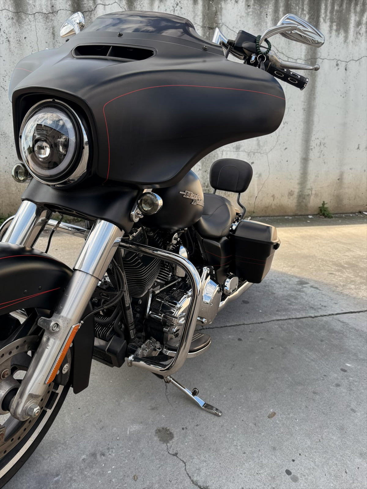 Harley Davidson Street Glide | Matte BLK/RED