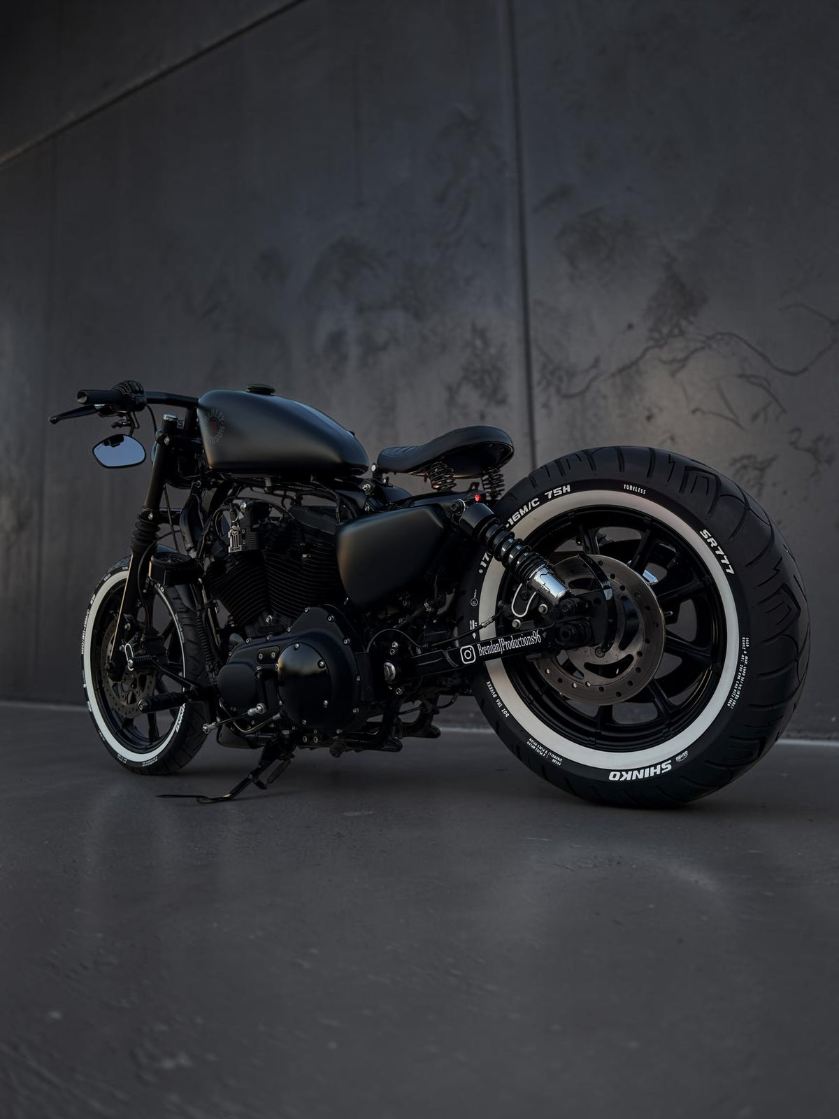 Harley Davidson Sportster Iron 883 | King of Bobbers No. V - Nandez
