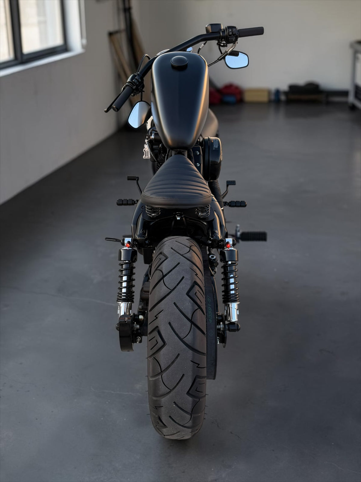 Harley Davidson Sportster Iron 883 | King of Bobbers No. V - Nandez