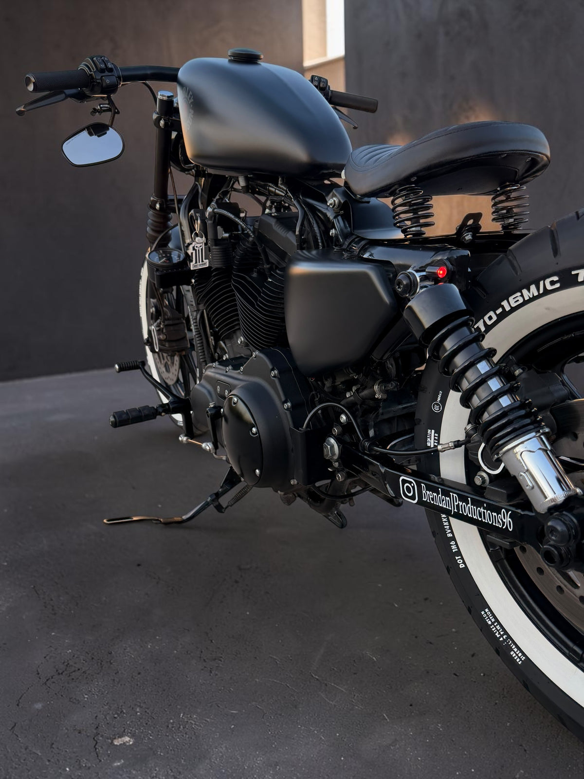Harley Davidson Sportster Iron 883 | King of Bobbers No. V - Nandez