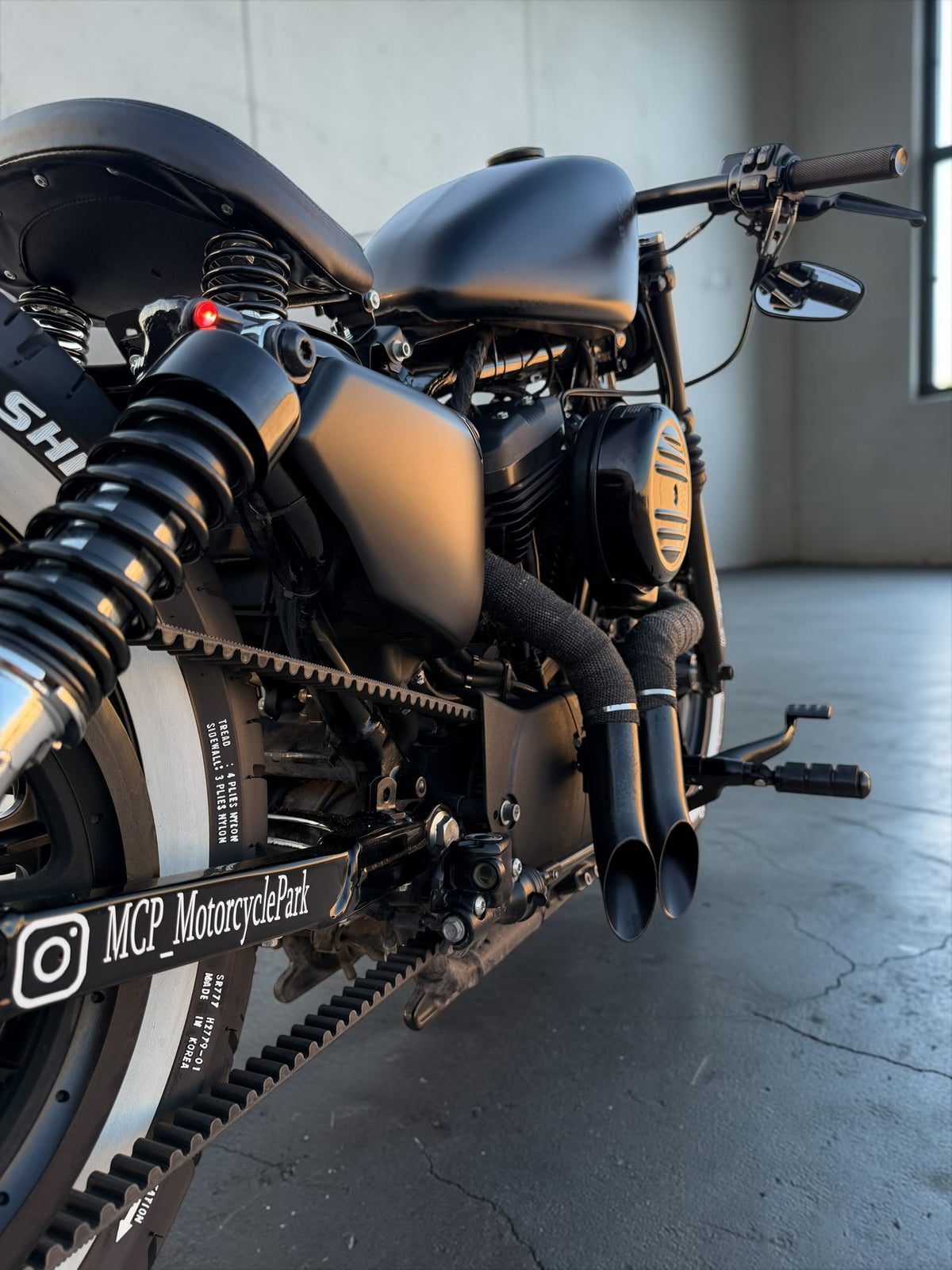 Harley Davidson Sportster Iron 883 | King of Bobbers No. V - Nandez