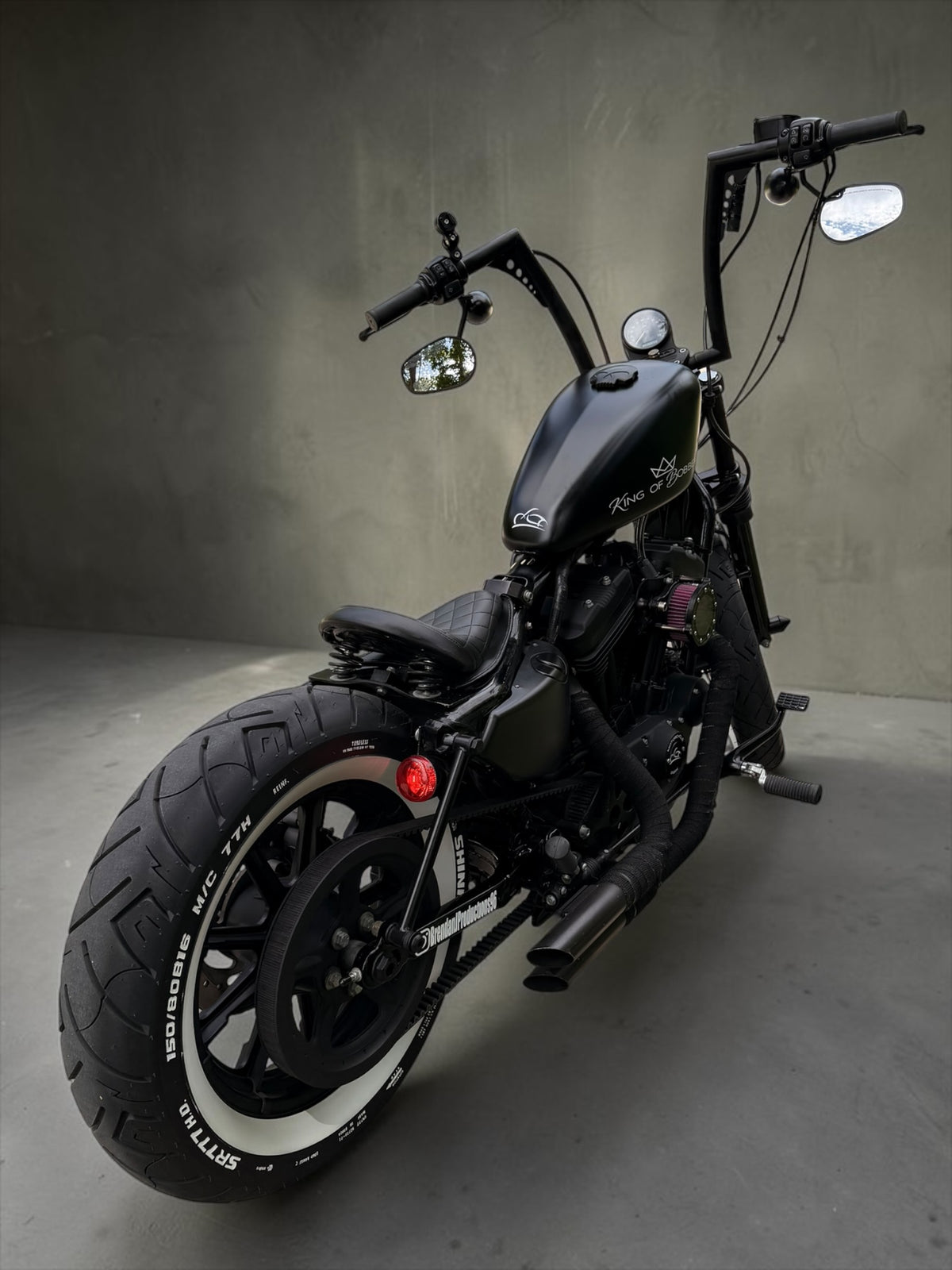 Harley Davidson Sportster Iron 883 | King of Bobbers No. X - Nandez V2