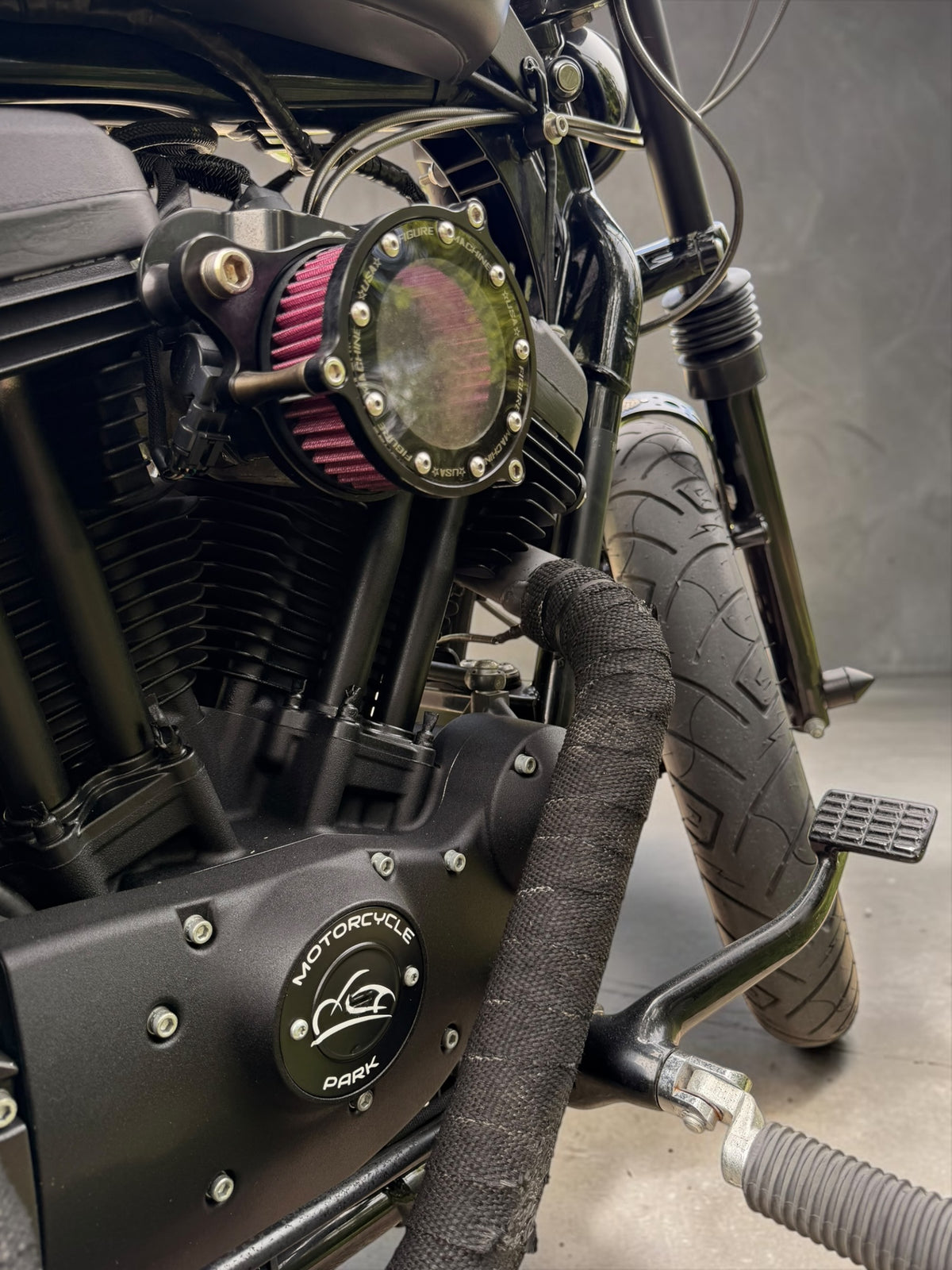 Harley Davidson Sportster Iron 883 | King of Bobbers No. X - Nandez V2
