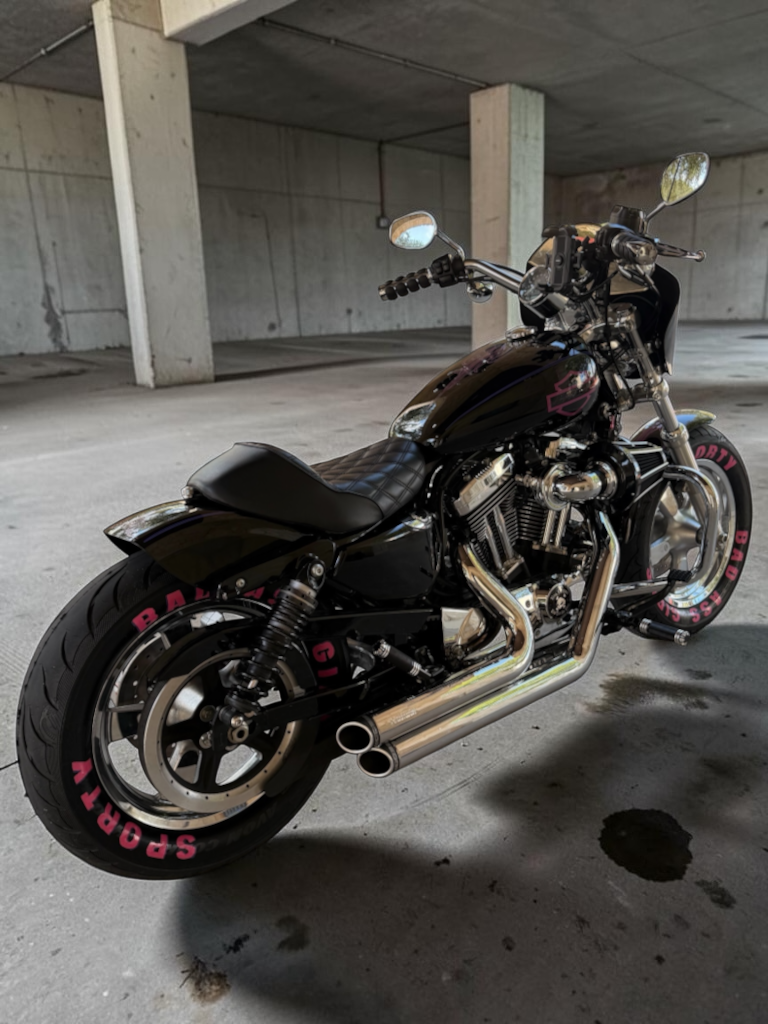 Harley Davidson Sportster XL1200 Low | King of Bobbers No. XIV - Badass Girls