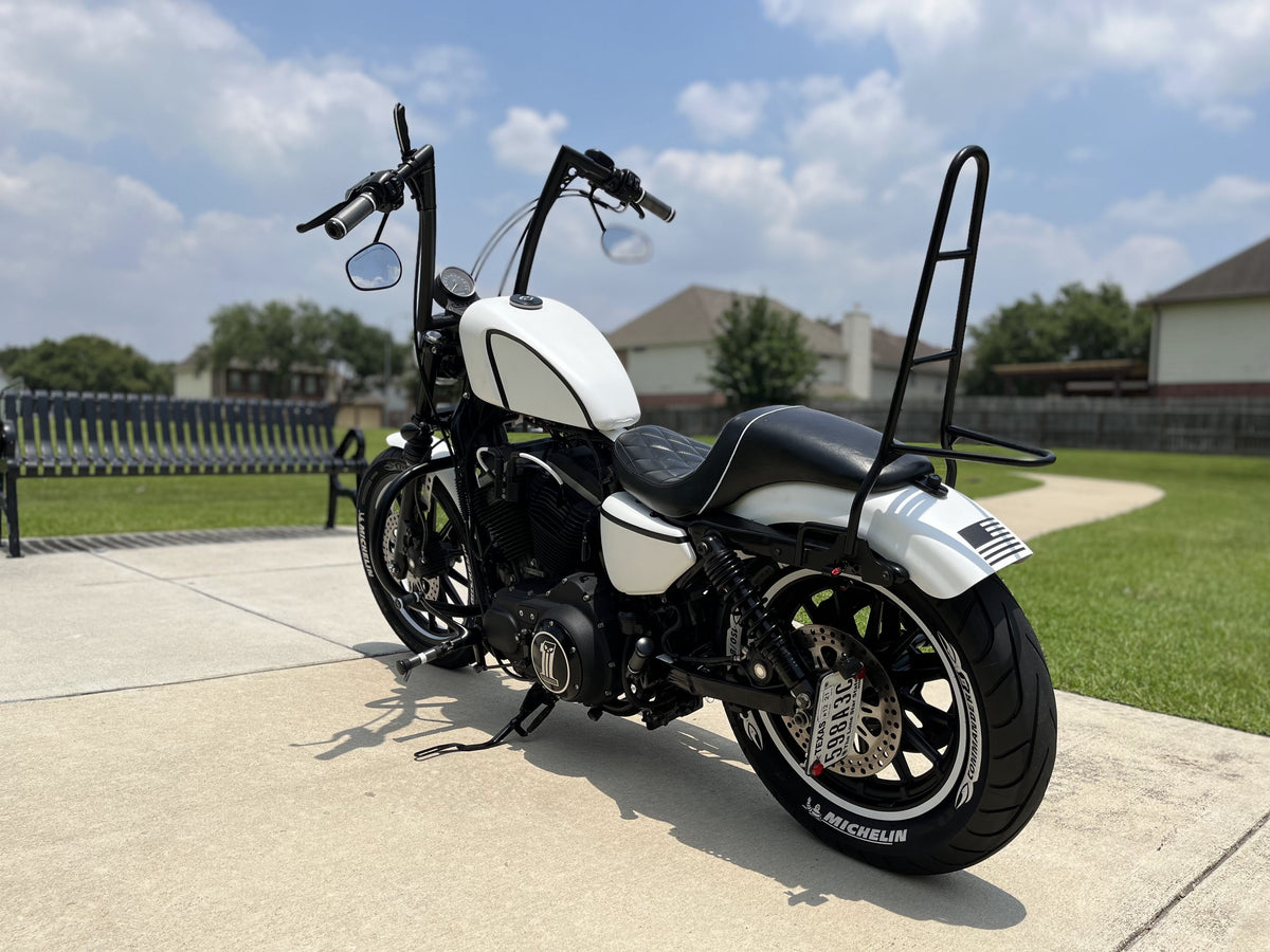 Harley Davidson Sportster Iron 883 | Flat White
