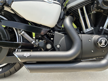 Harley Davidson Sportster Iron 883 | Flat White