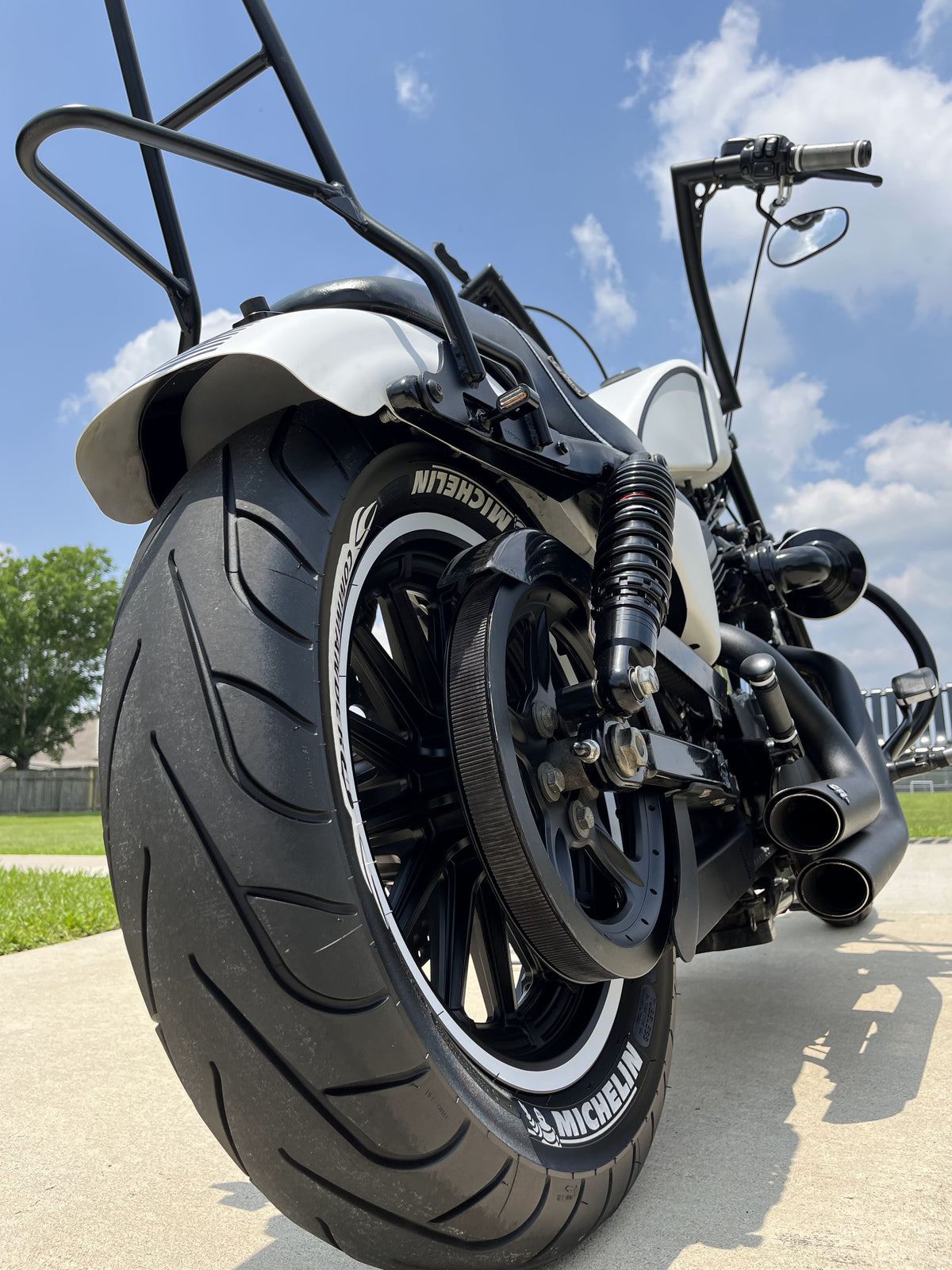 Harley Davidson Sportster Iron 883 | Flat White