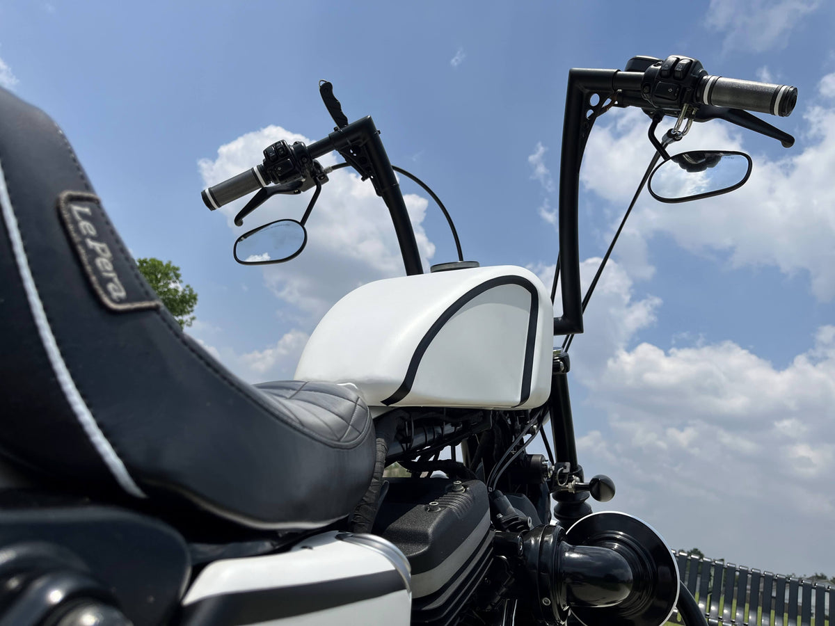 Harley Davidson Sportster Iron 883 | Flat White