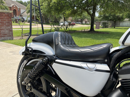 Harley Davidson Sportster Iron 883 | Flat White