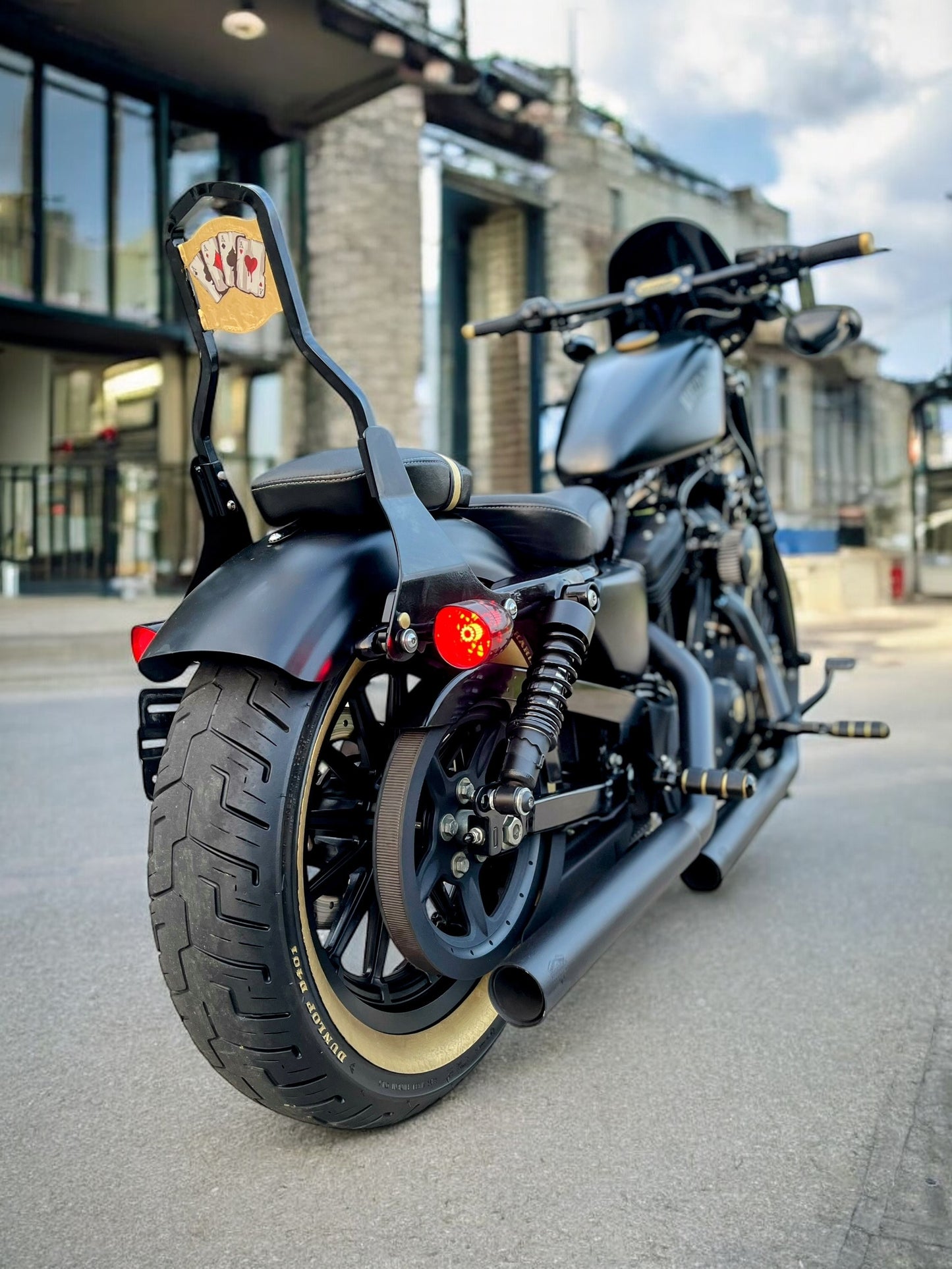 Harley Davidson Sportster Iron 883 | Dead Man's Hand
