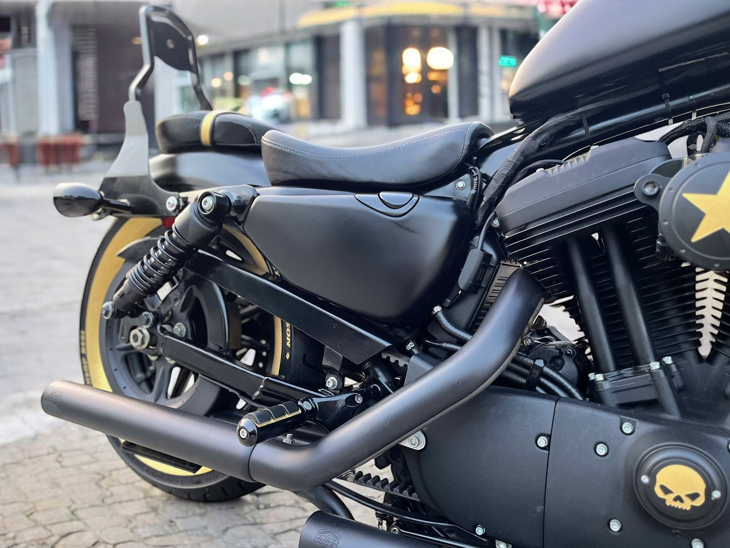 Harley Davidson Sportster Iron 883 | Dead Man's Hand